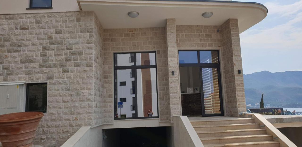 Hotel Svarog Bečići المظهر الخارجي الصورة
